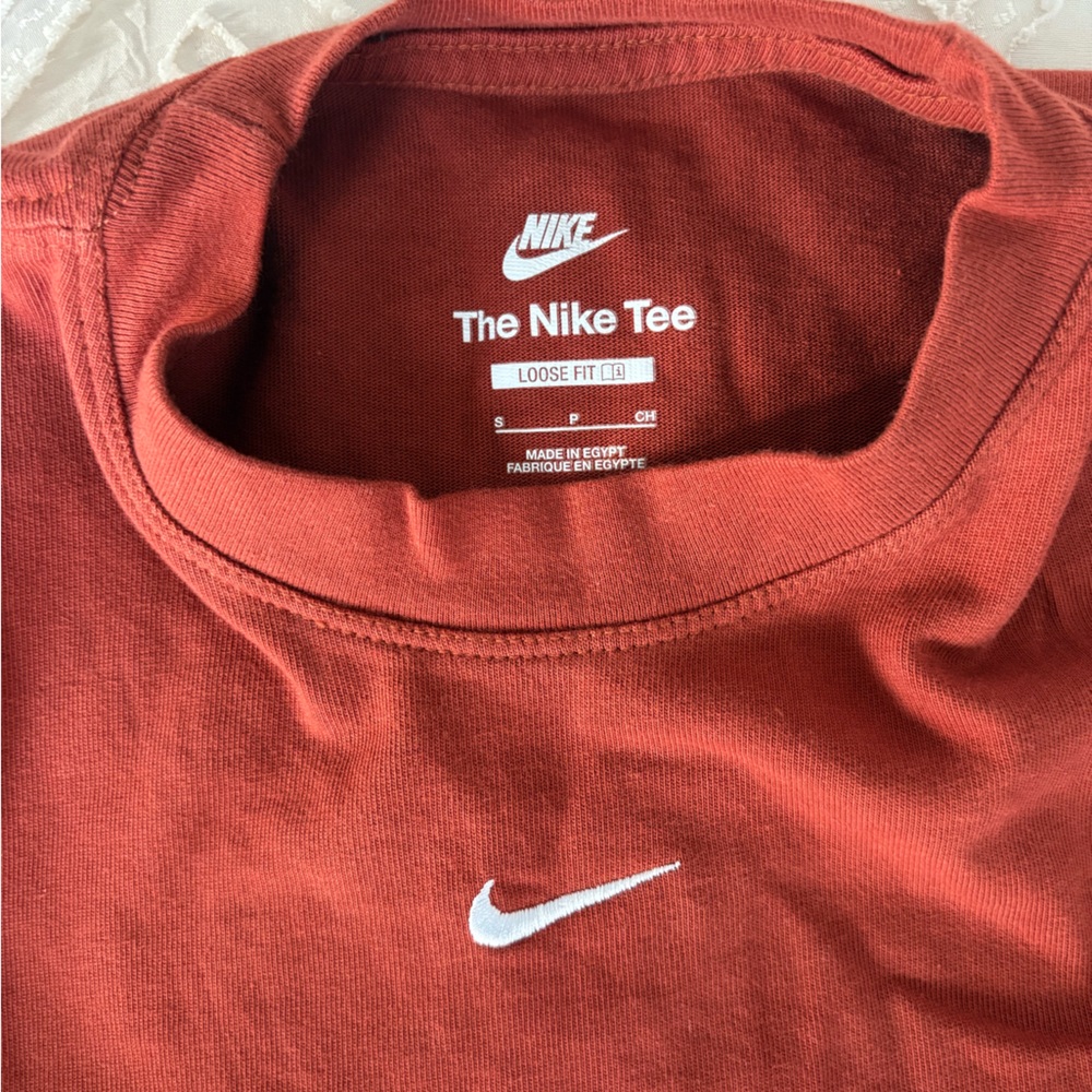 Nike - The Nike Tee - Loose Fit Rust Red Tee with White Swoosh
